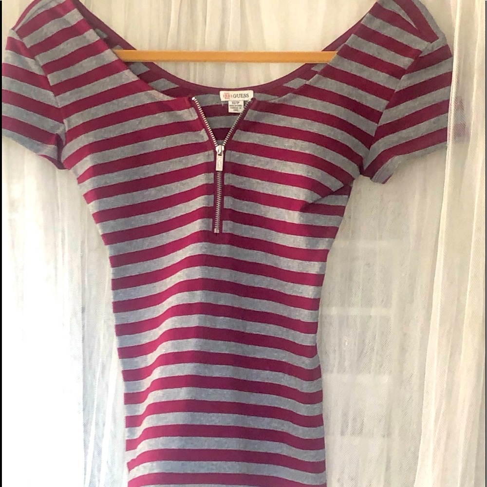 🌞 Guess Retro maroon & gray stripe short sleeve top round zip up neck women XS